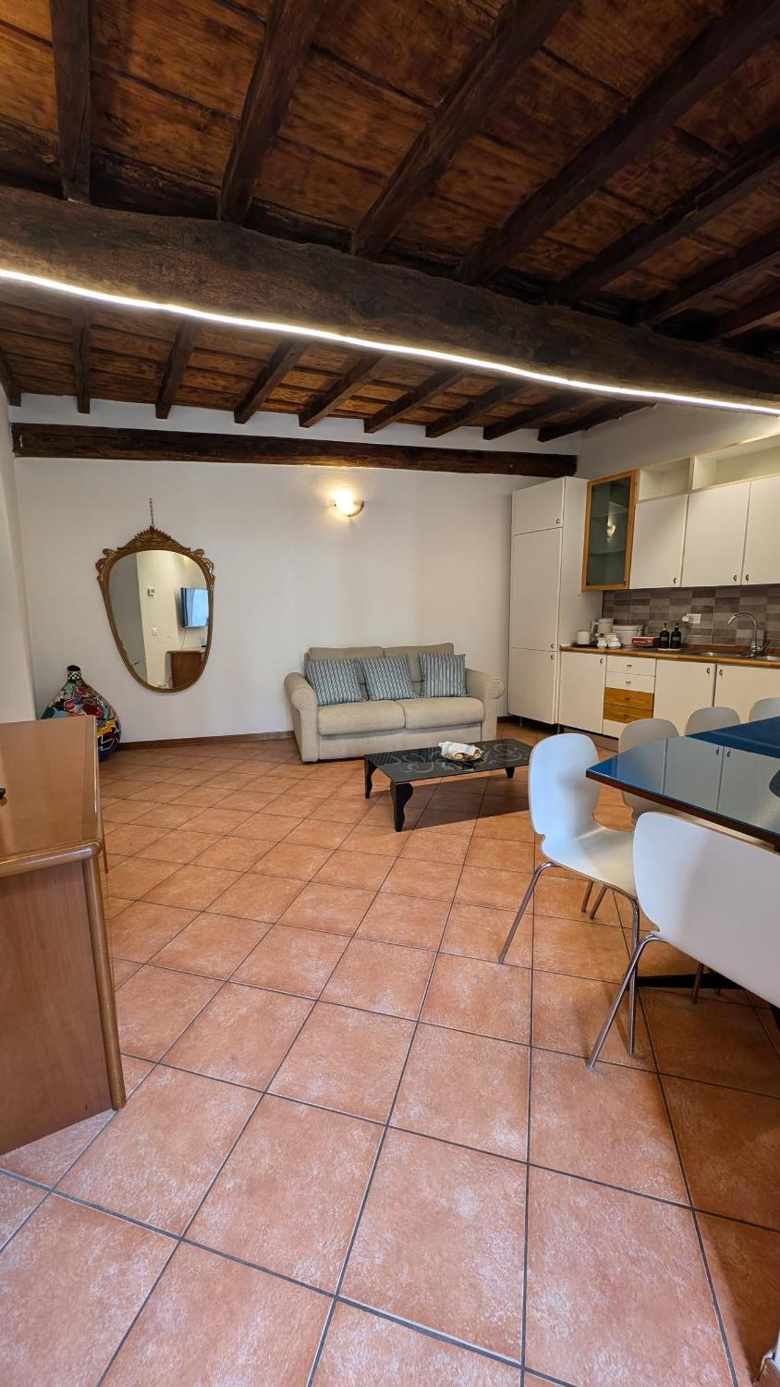 Il Castello Delle Dame - Il Maschio Apartment Vigevano Luaran gambar